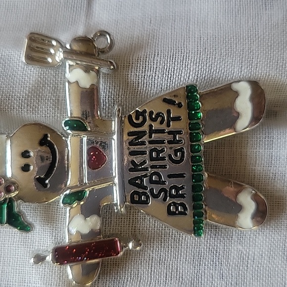 HP!!🎉🎉🥳🥳Holiday pins, bundle of 2, NWOT🧑‍🎄 - Picture 7 of 9